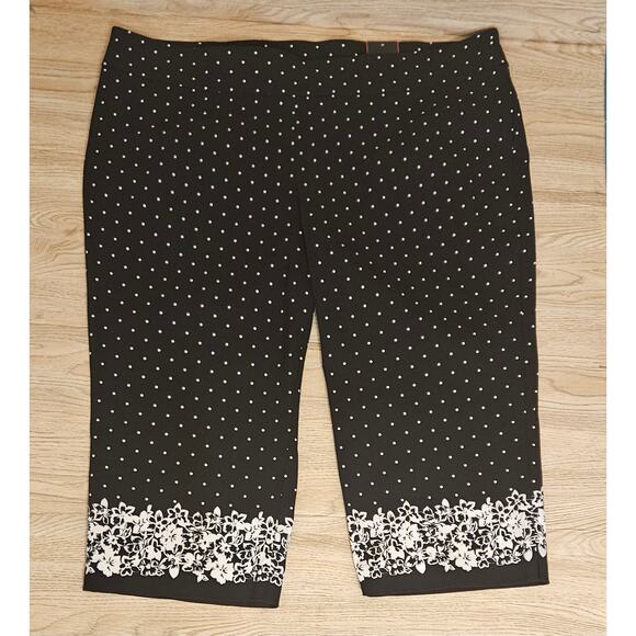 NEW Avenue Super Stretch Pull-On Capri Polka Dot Floral Border Plus Size 26 - Picture 2 of 9
